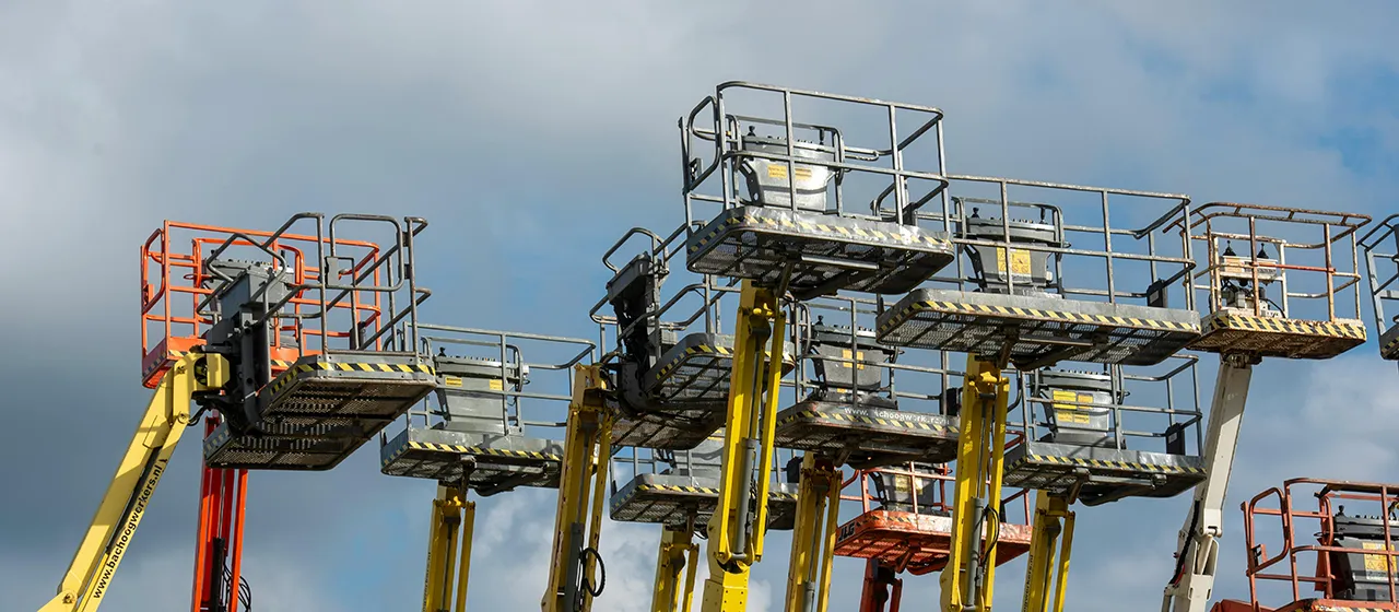 Train-The-Trainer Elevated Work Platform Train-The-Trainer Elevated Work Platform